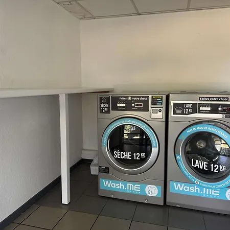 Greet Angouleme 호텔 2*