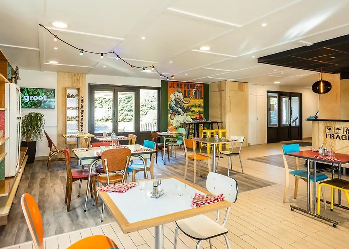 Greet Angouleme Hotel 2*