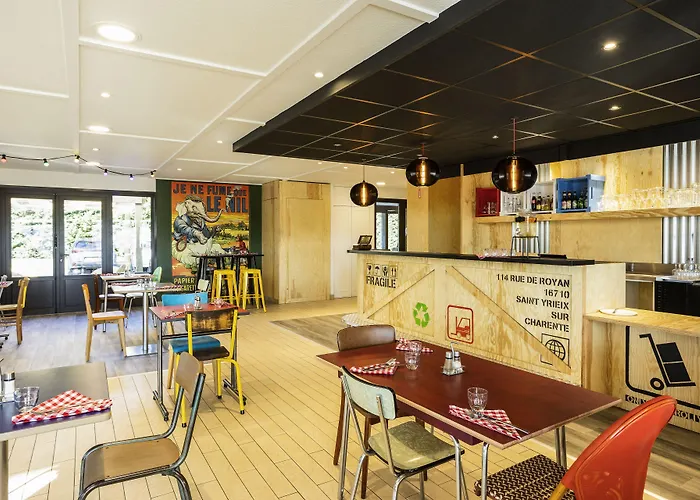 Greet Angouleme Hotel 2*