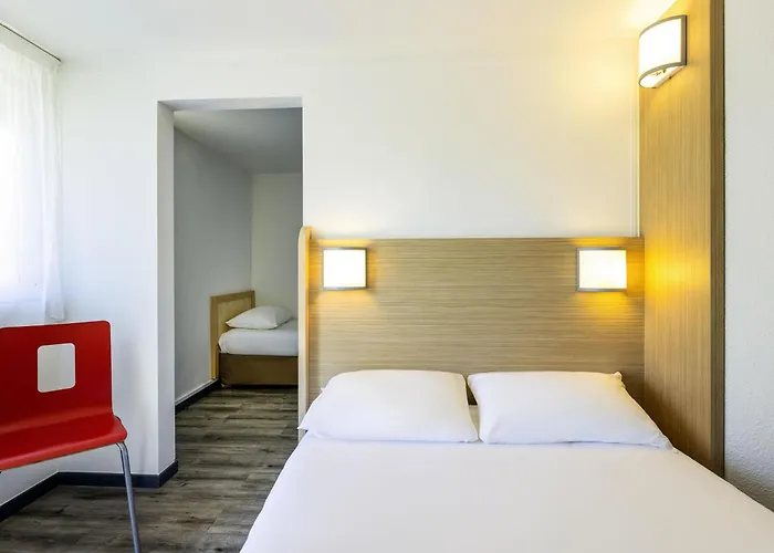 Hotel Greet Angouleme 2*