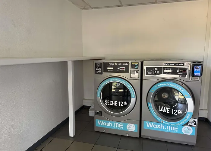 Greet Angouleme Hotel 2*